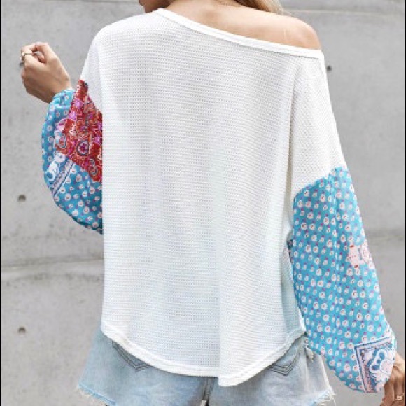 Blossom Contrast Swiss Dot Knit Top - Picture 15 of 16